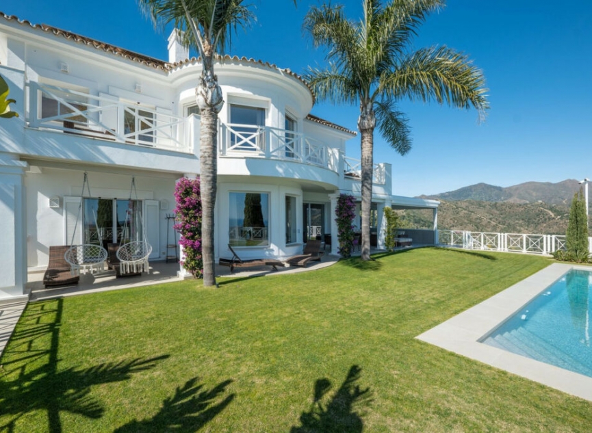 Resale - House -
Marbella