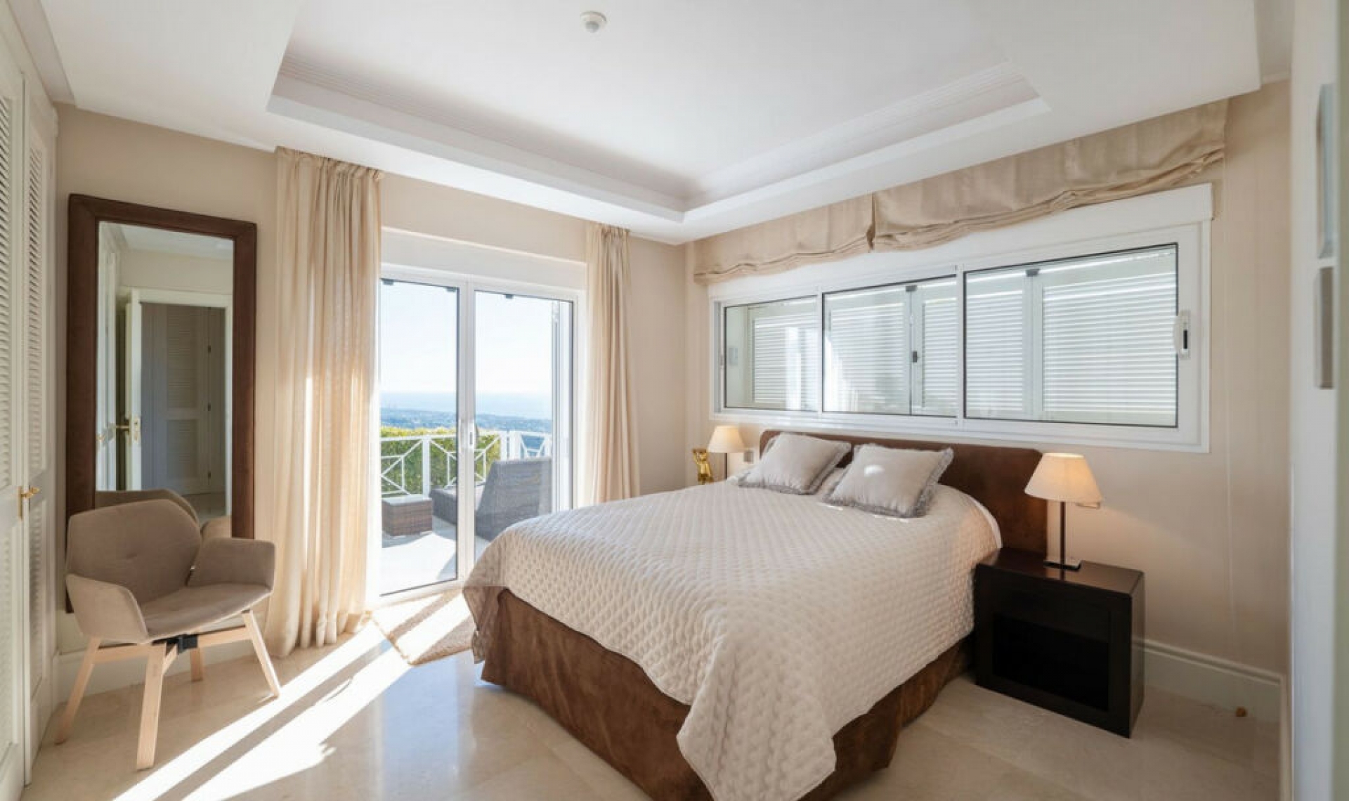 Resale - House -
Marbella