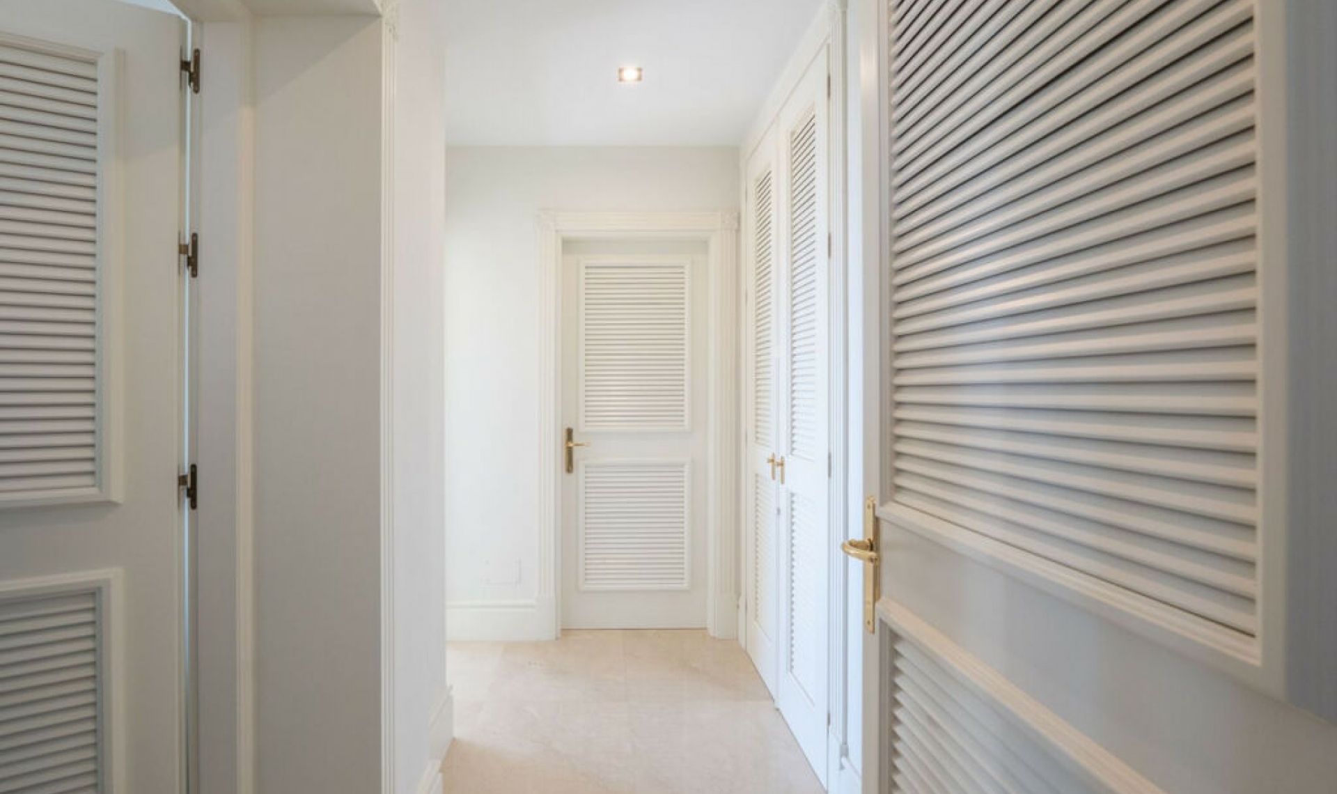 Resale - House -
Marbella