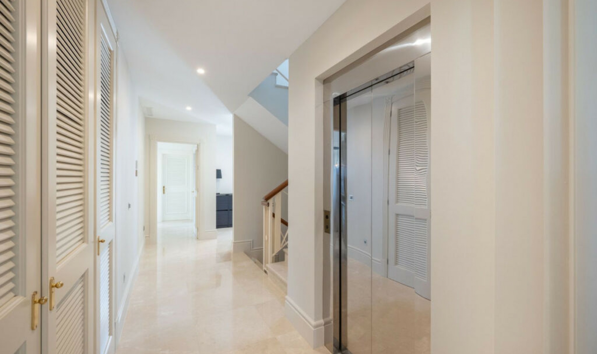 Resale - House -
Marbella