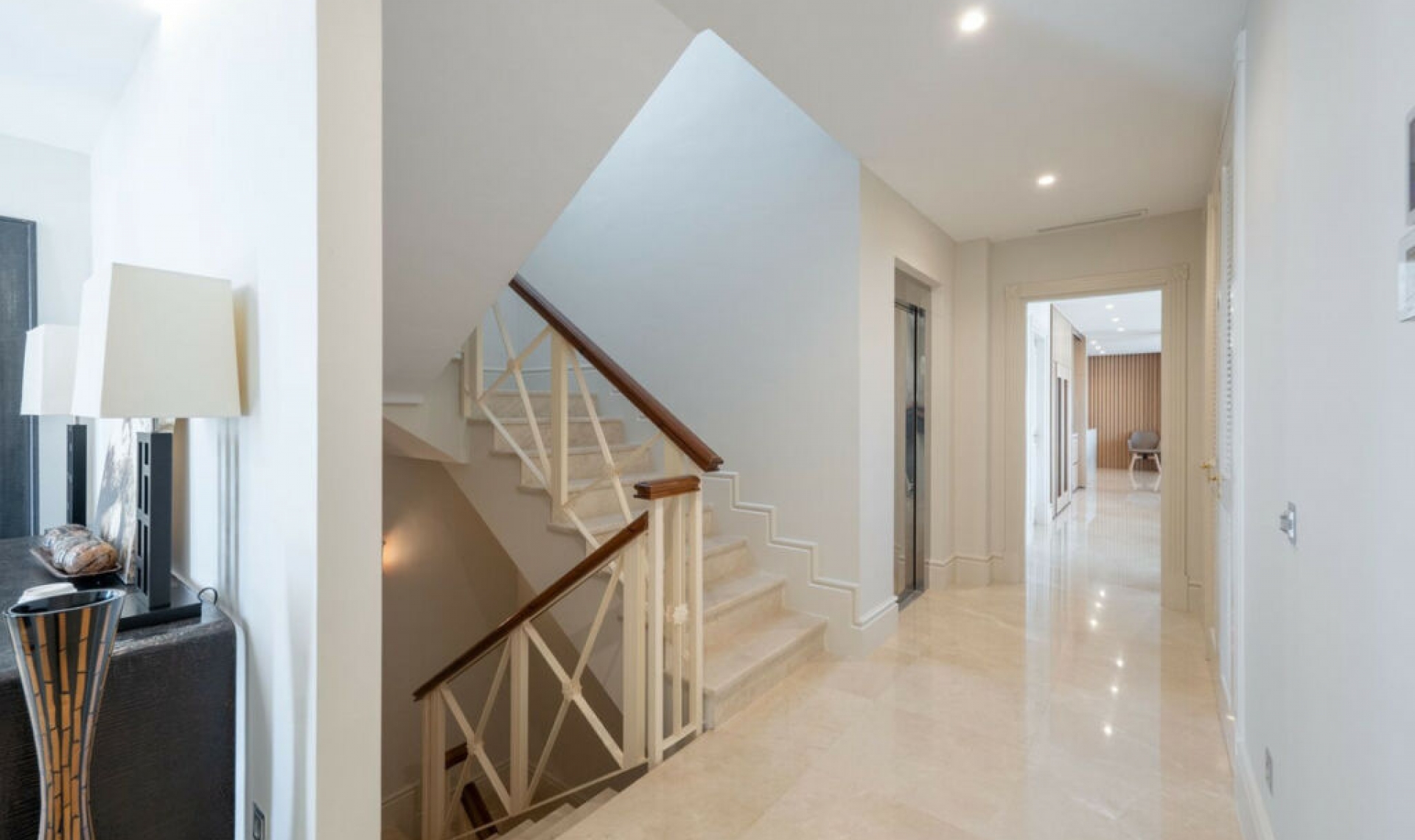 Resale - House -
Marbella