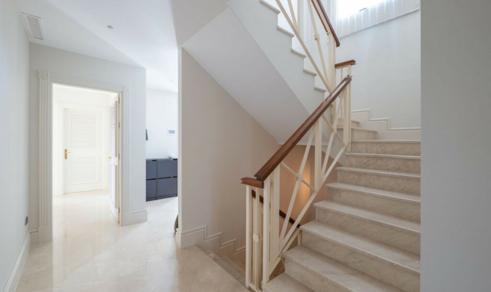 Resale - House -
Marbella