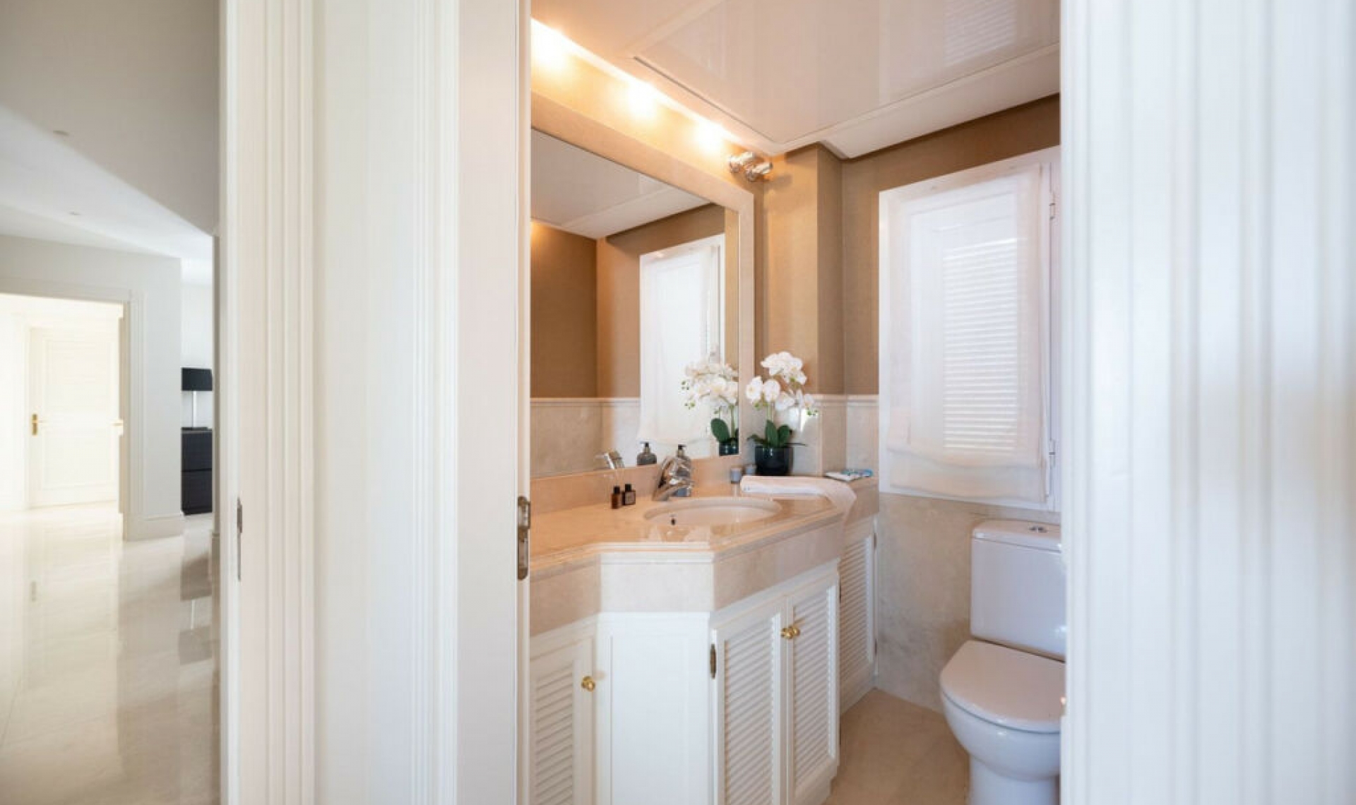 Resale - House -
Marbella