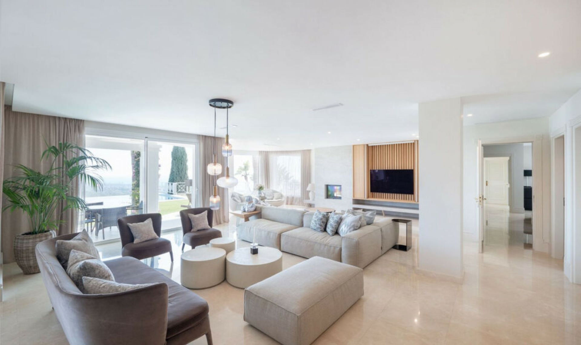 Resale - House -
Marbella