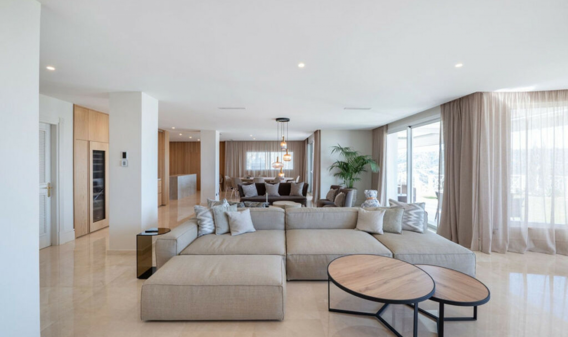 Resale - House -
Marbella