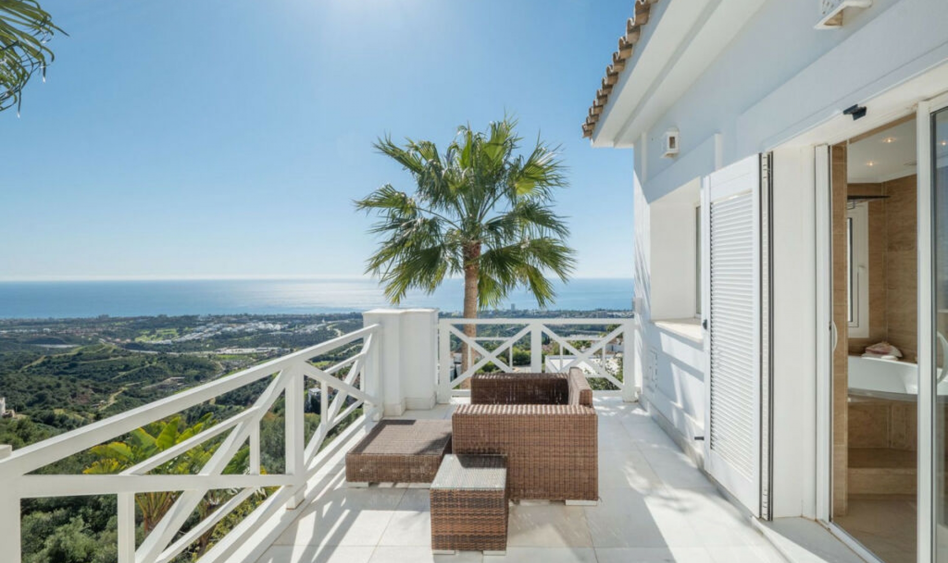 Resale - House -
Marbella