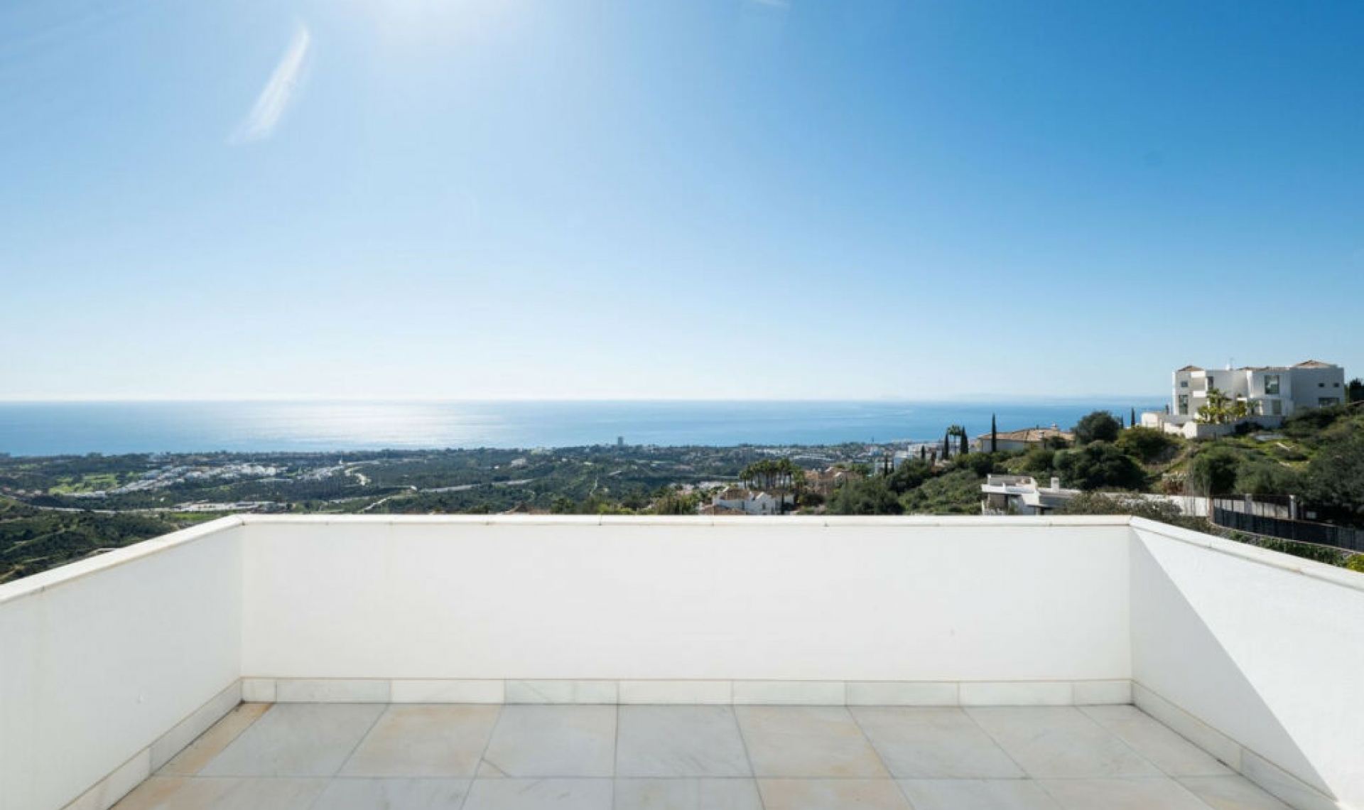 Resale - House -
Marbella