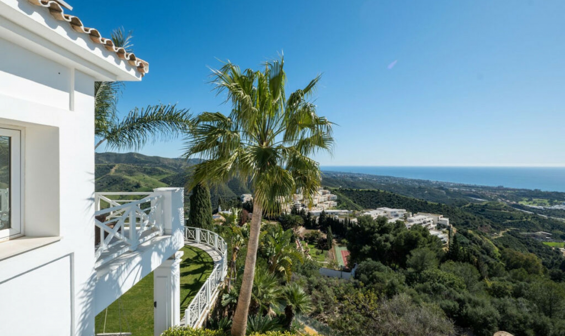 Resale - House -
Marbella