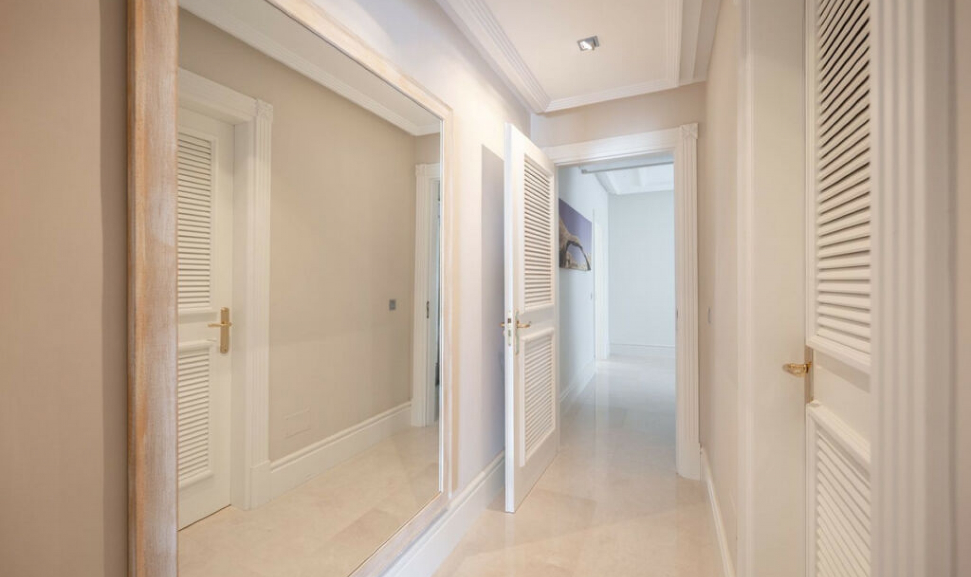 Resale - House -
Marbella