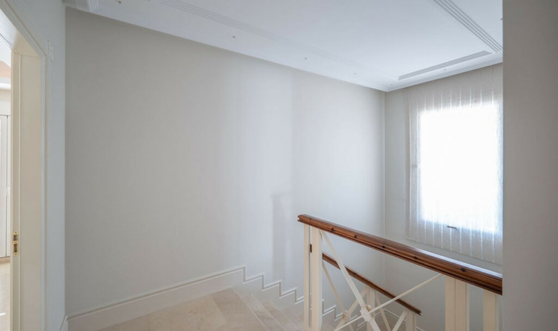 Resale - House -
Marbella