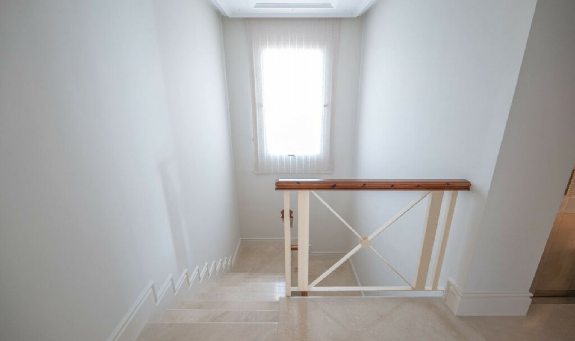 Resale - House -
Marbella