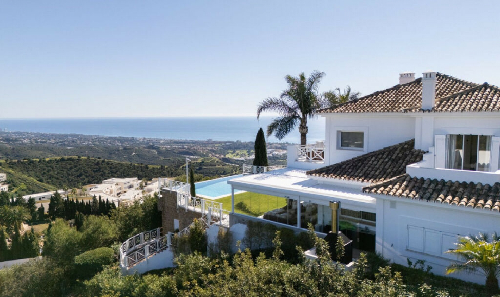 Resale - House -
Marbella