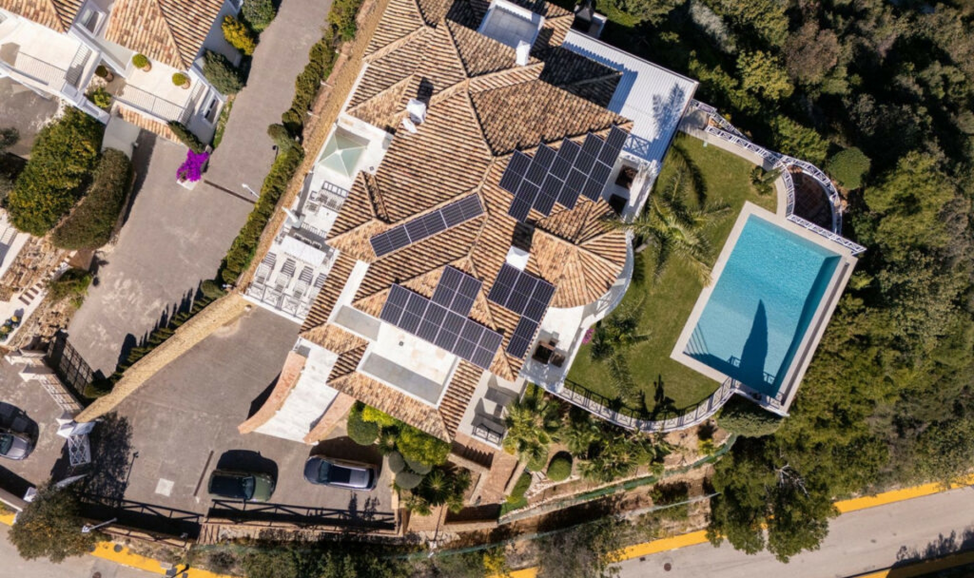 Resale - House -
Marbella