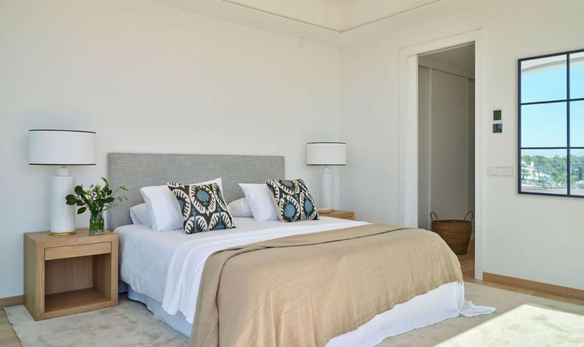 Resale - House -
Marbella