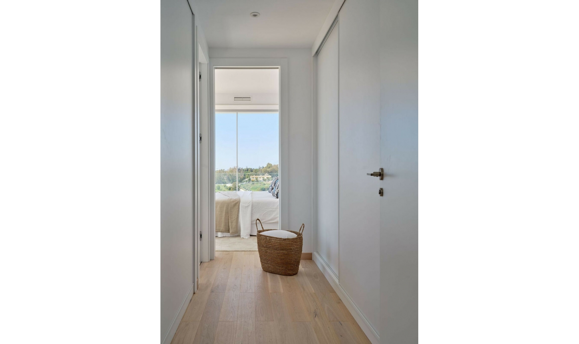 Resale - House -
Marbella