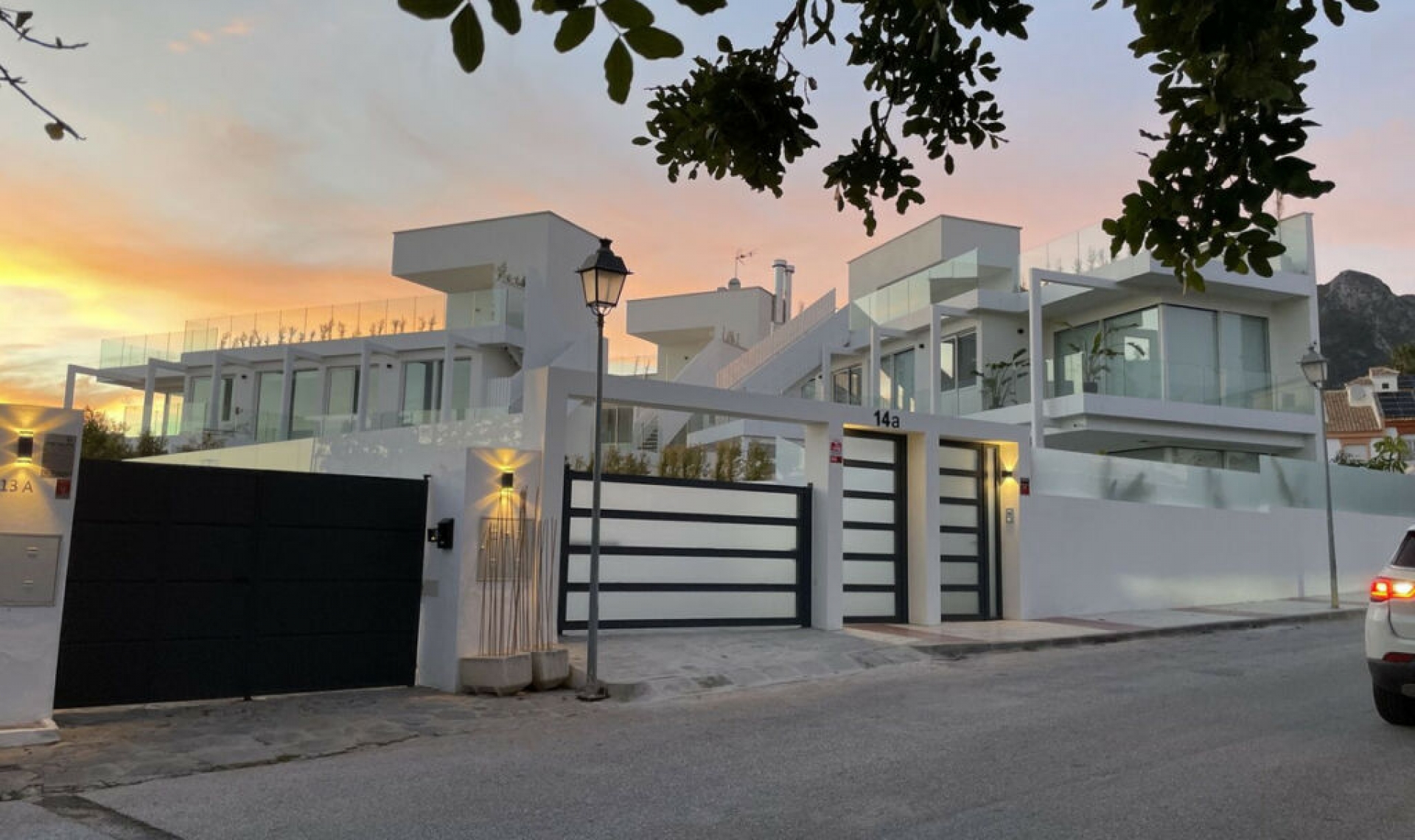 Resale - House -
Marbella