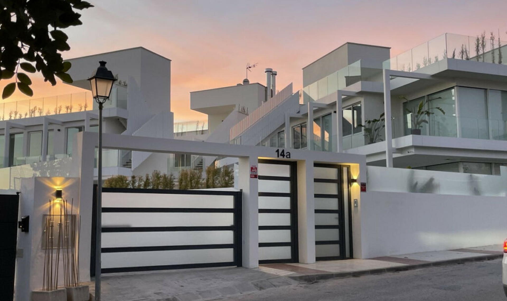 Resale - House -
Marbella