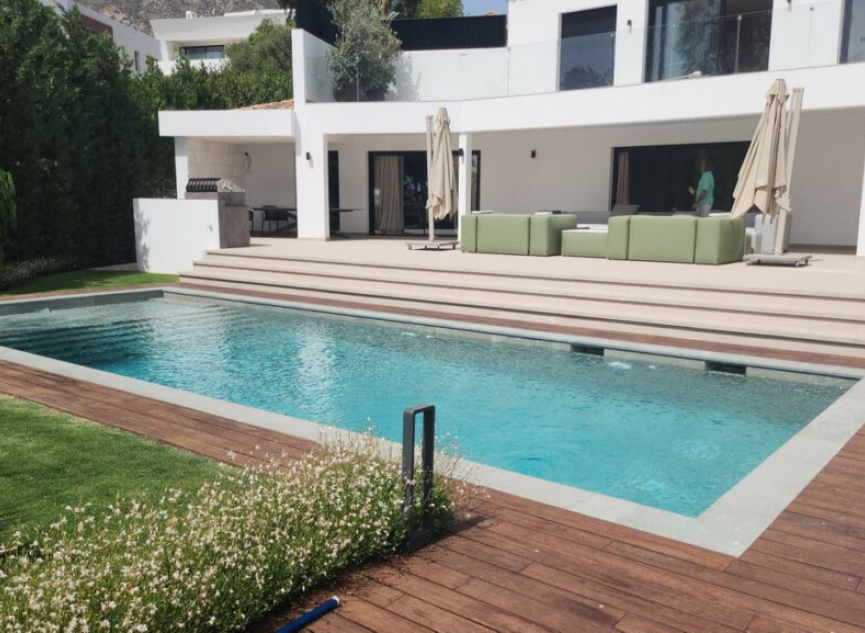 Resale - House -
Marbella