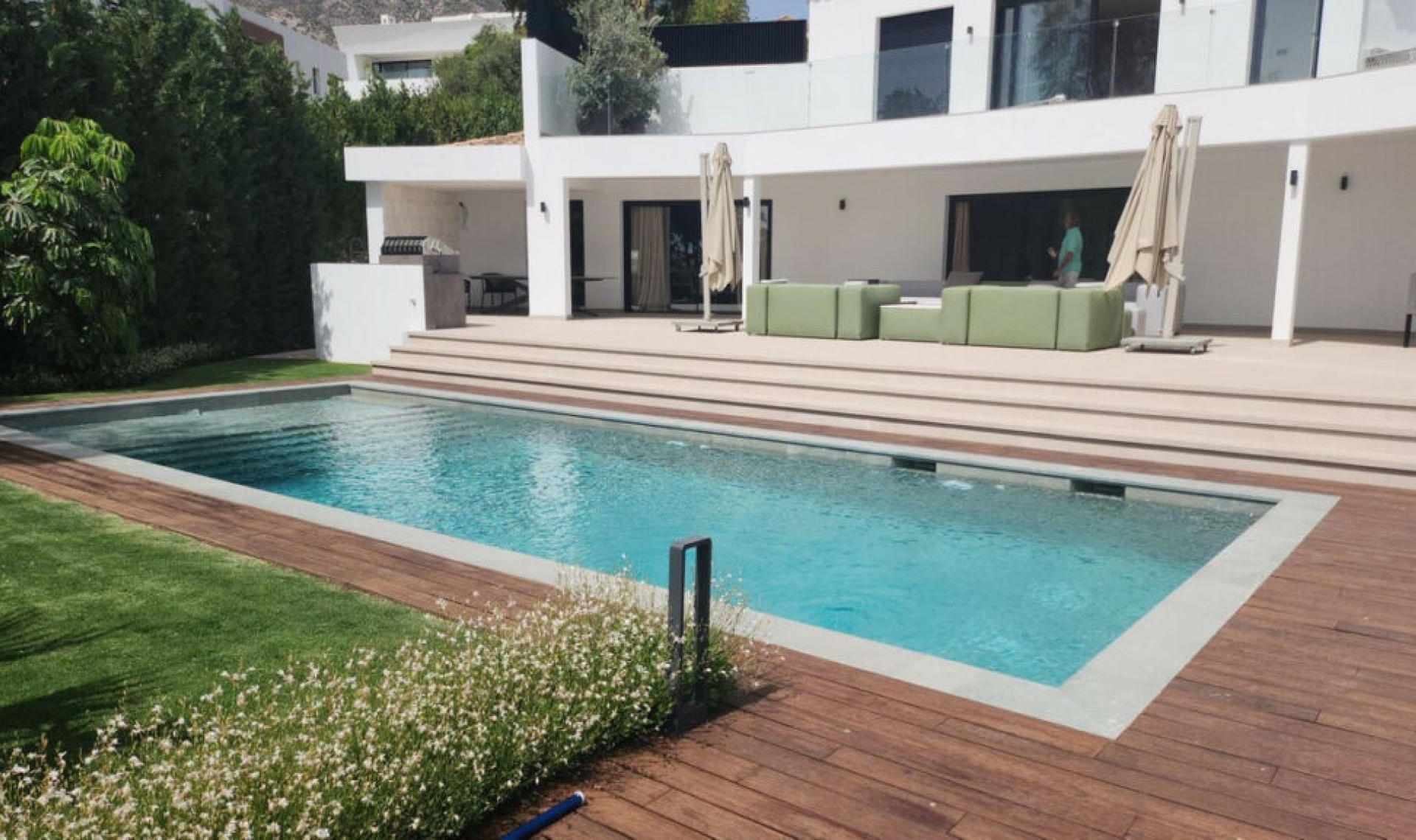 Resale - House -
Marbella