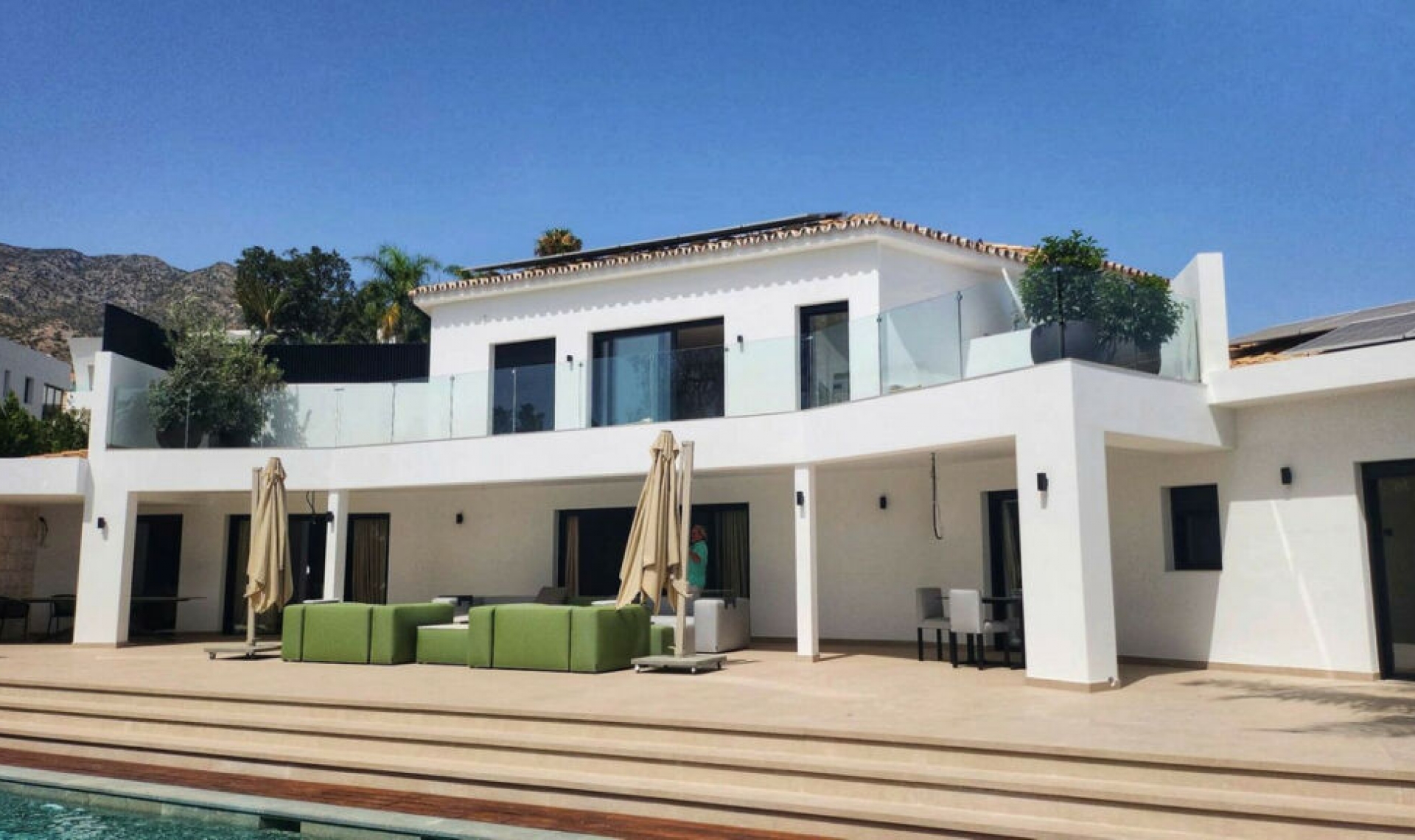 Resale - House -
Marbella