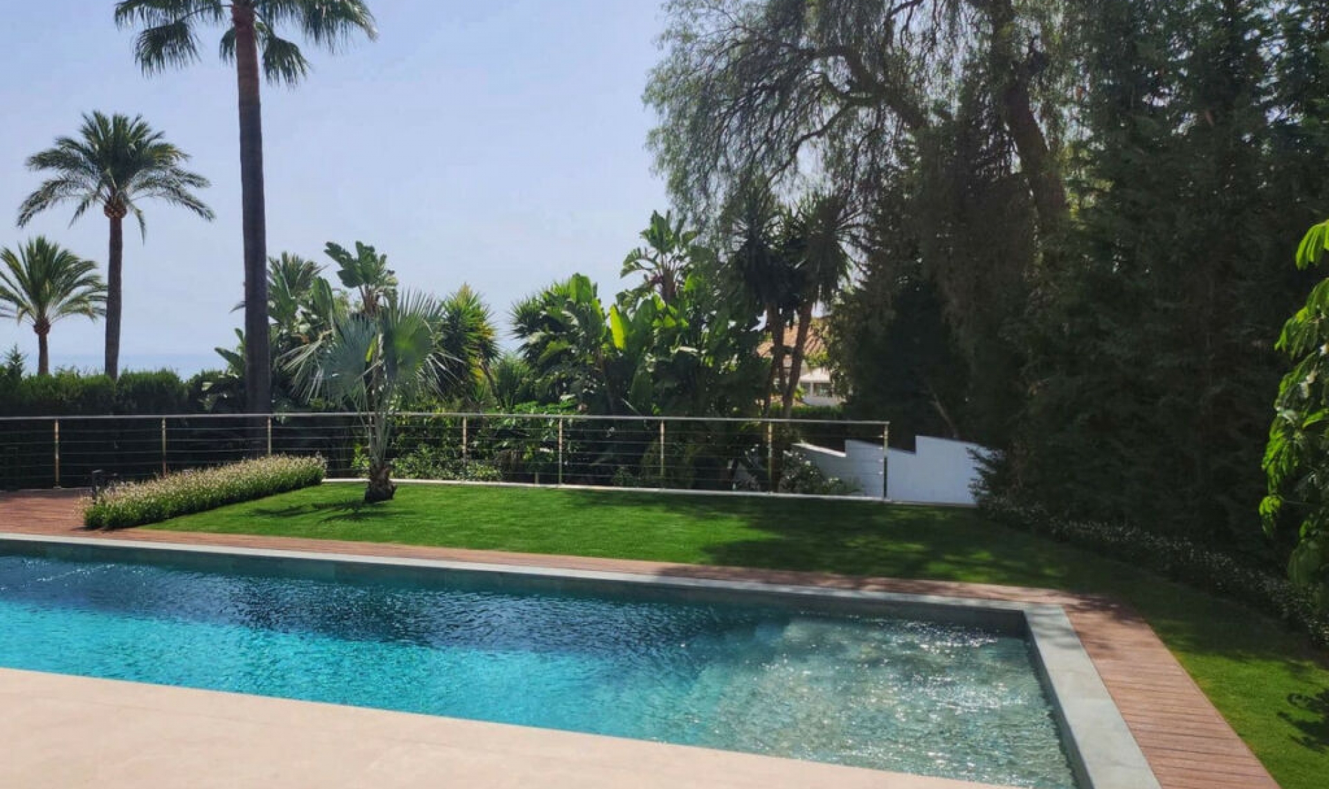 Resale - House -
Marbella