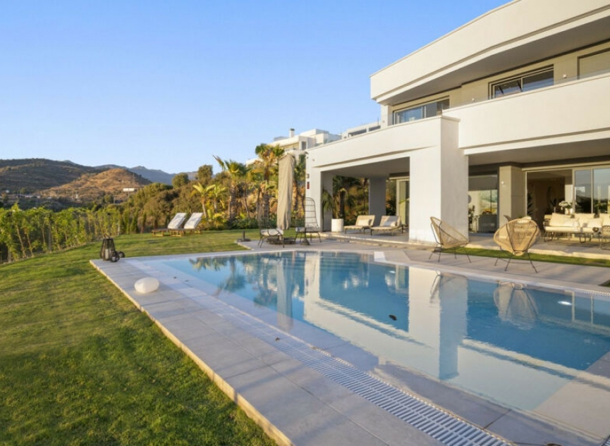 Resale - House -
Marbella