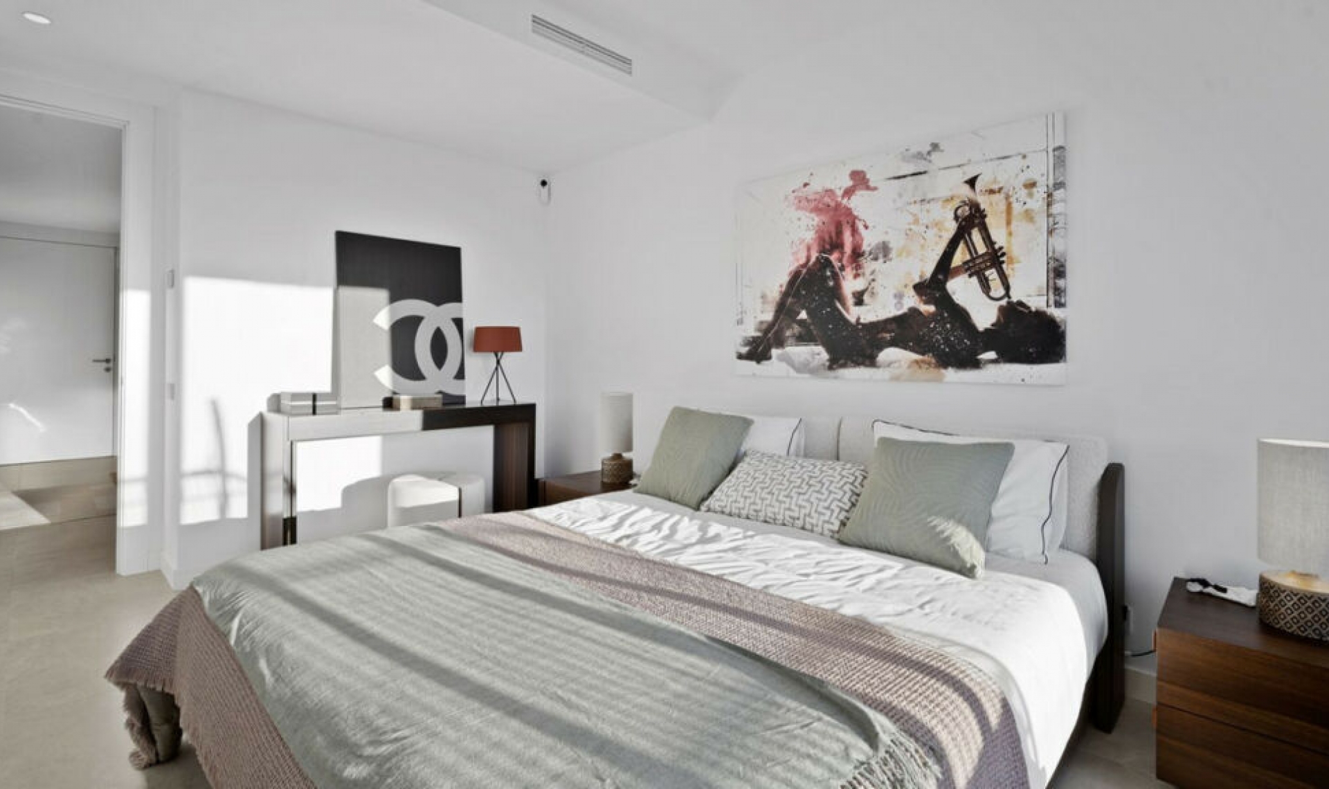 Resale - House -
Marbella