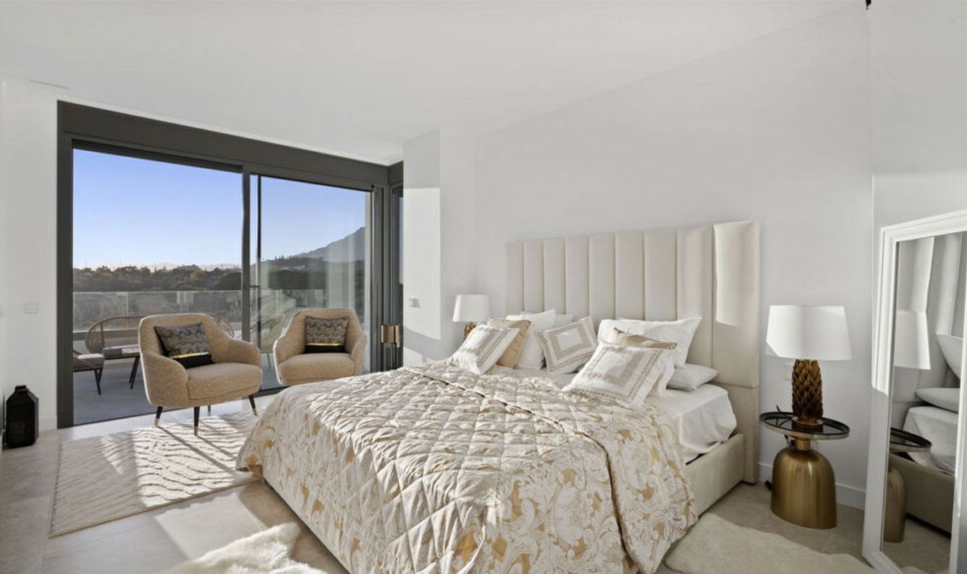 Resale - House -
Marbella