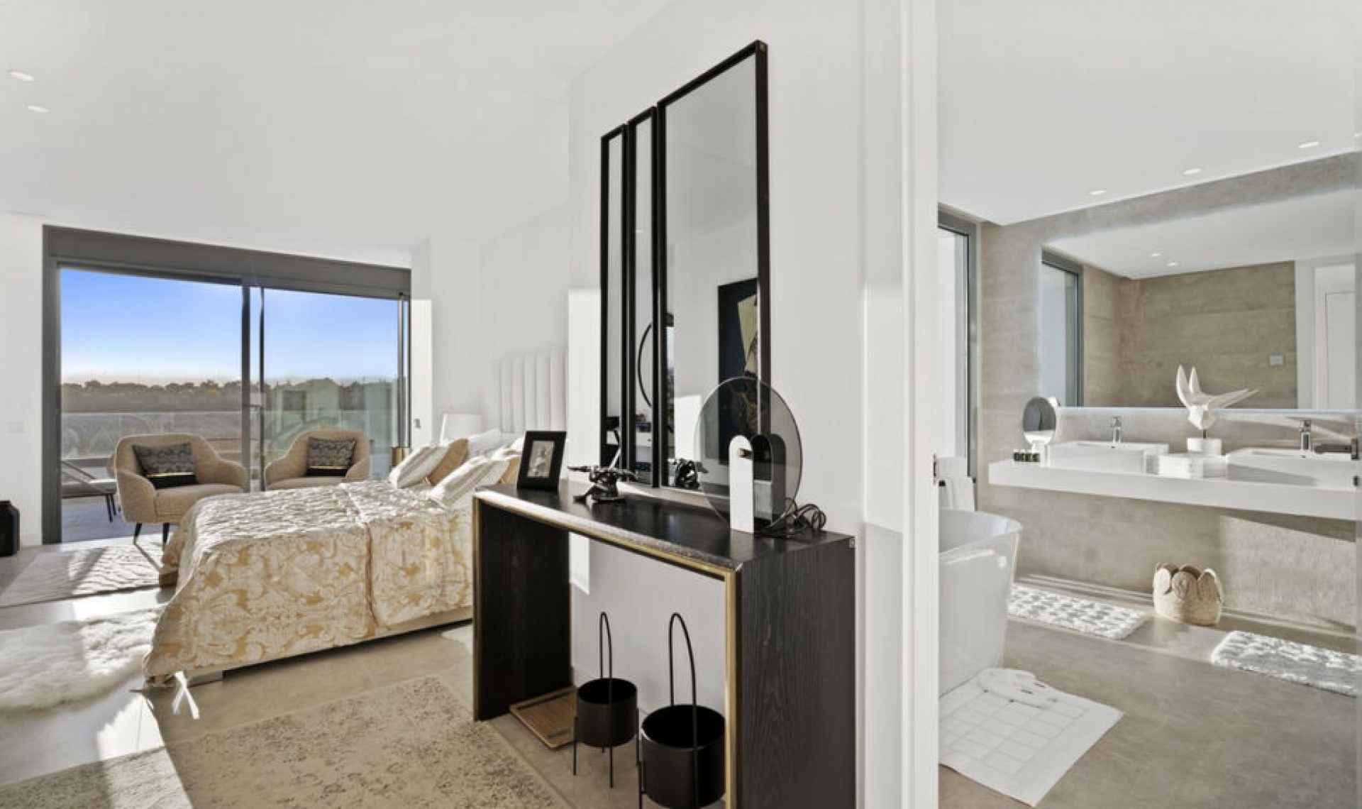 Resale - House -
Marbella