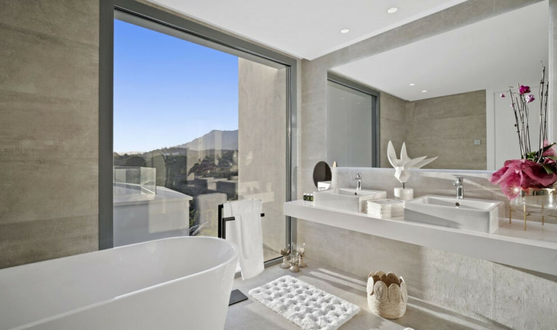 Resale - House -
Marbella