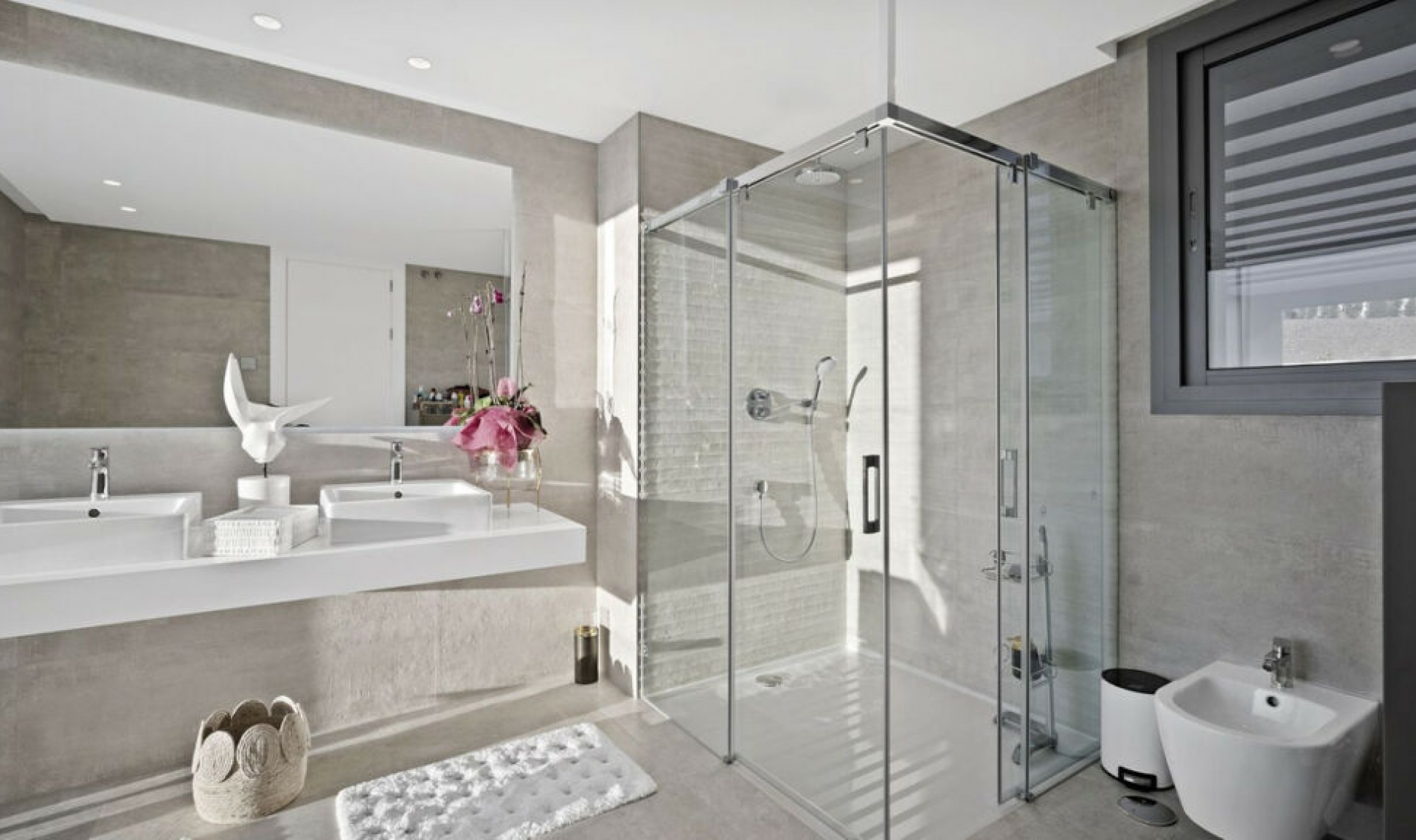 Resale - House -
Marbella