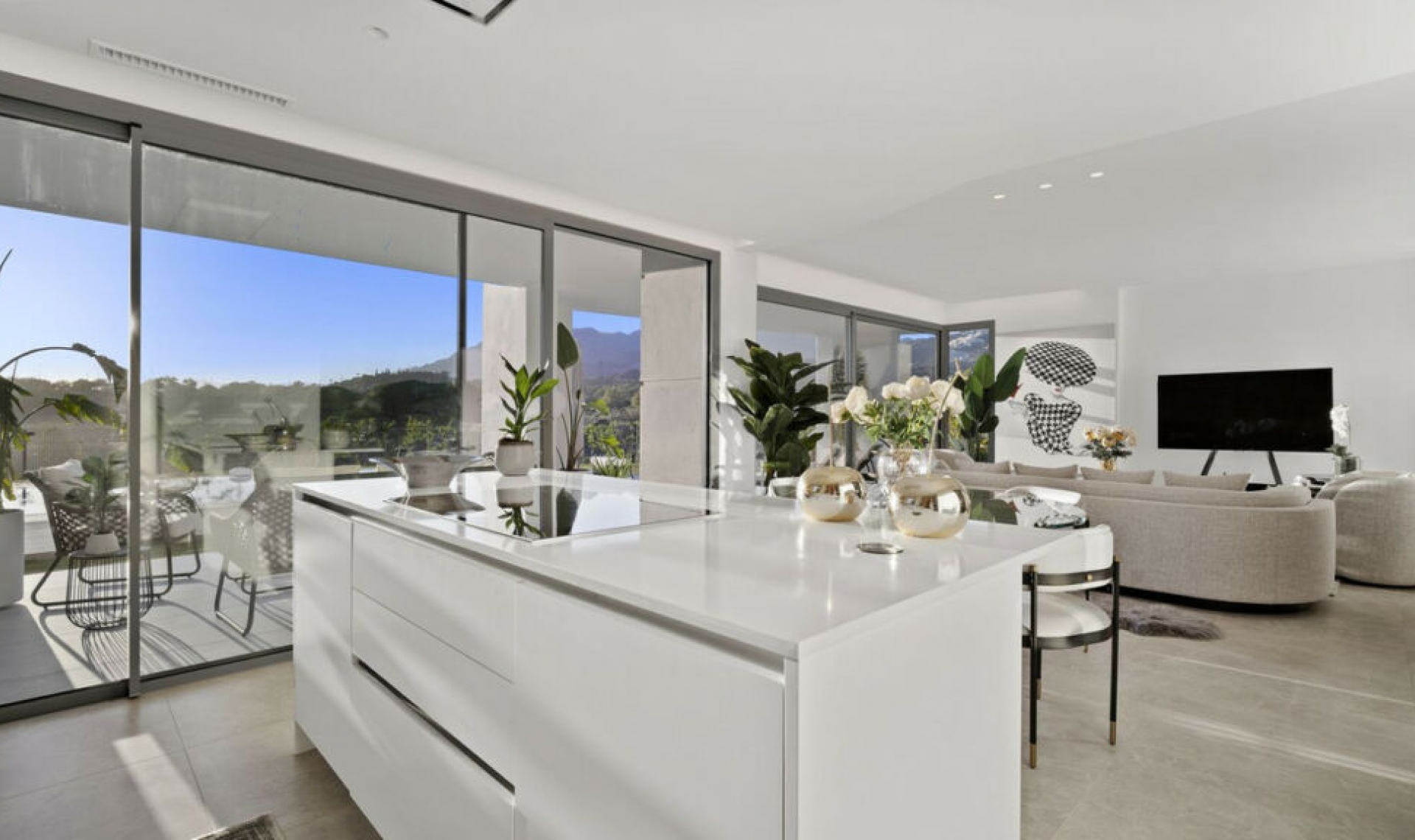 Resale - House -
Marbella