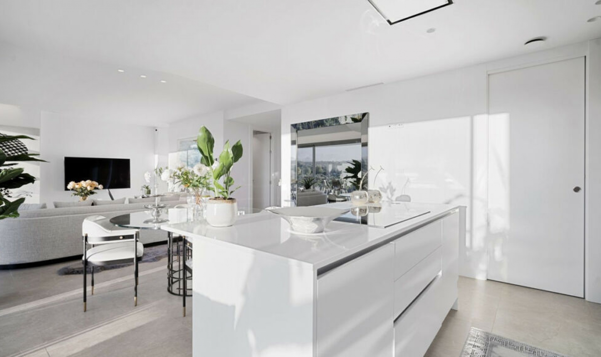 Resale - House -
Marbella