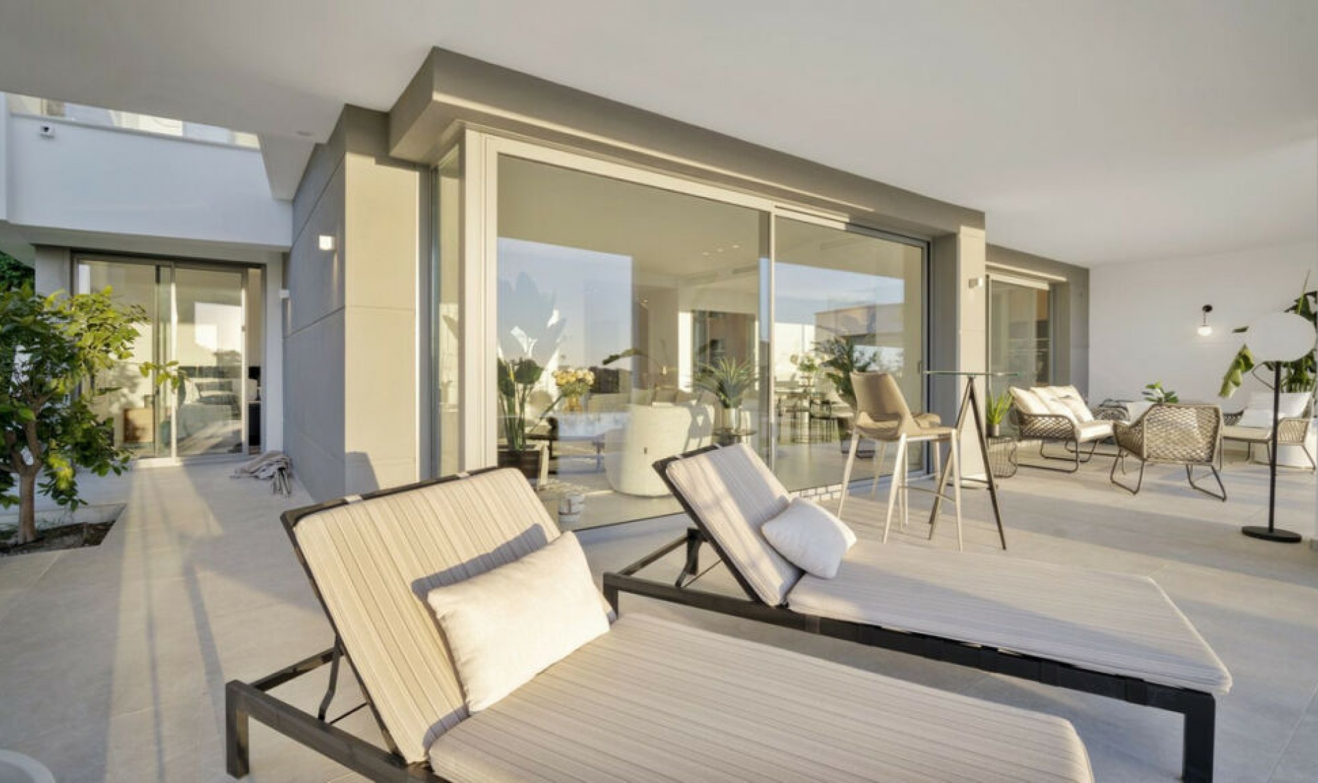 Resale - House -
Marbella