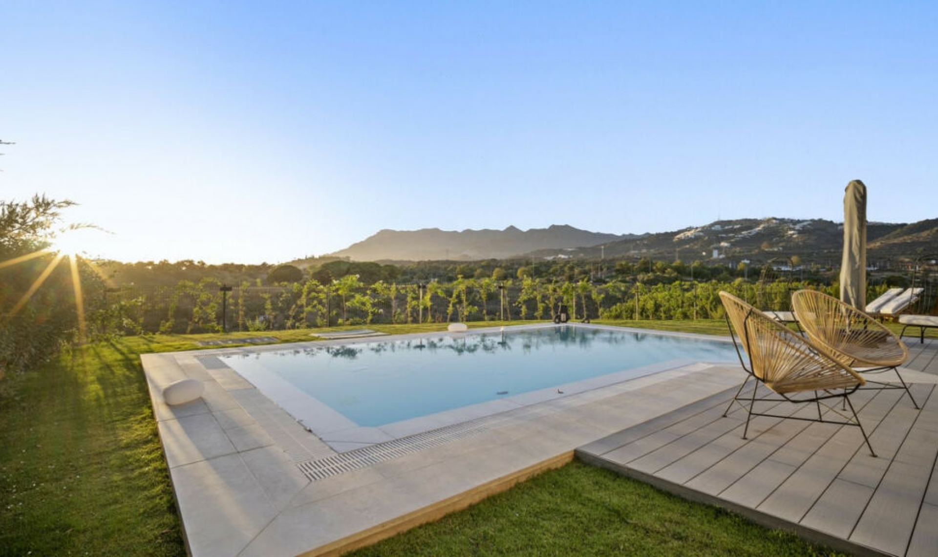 Resale - House -
Marbella