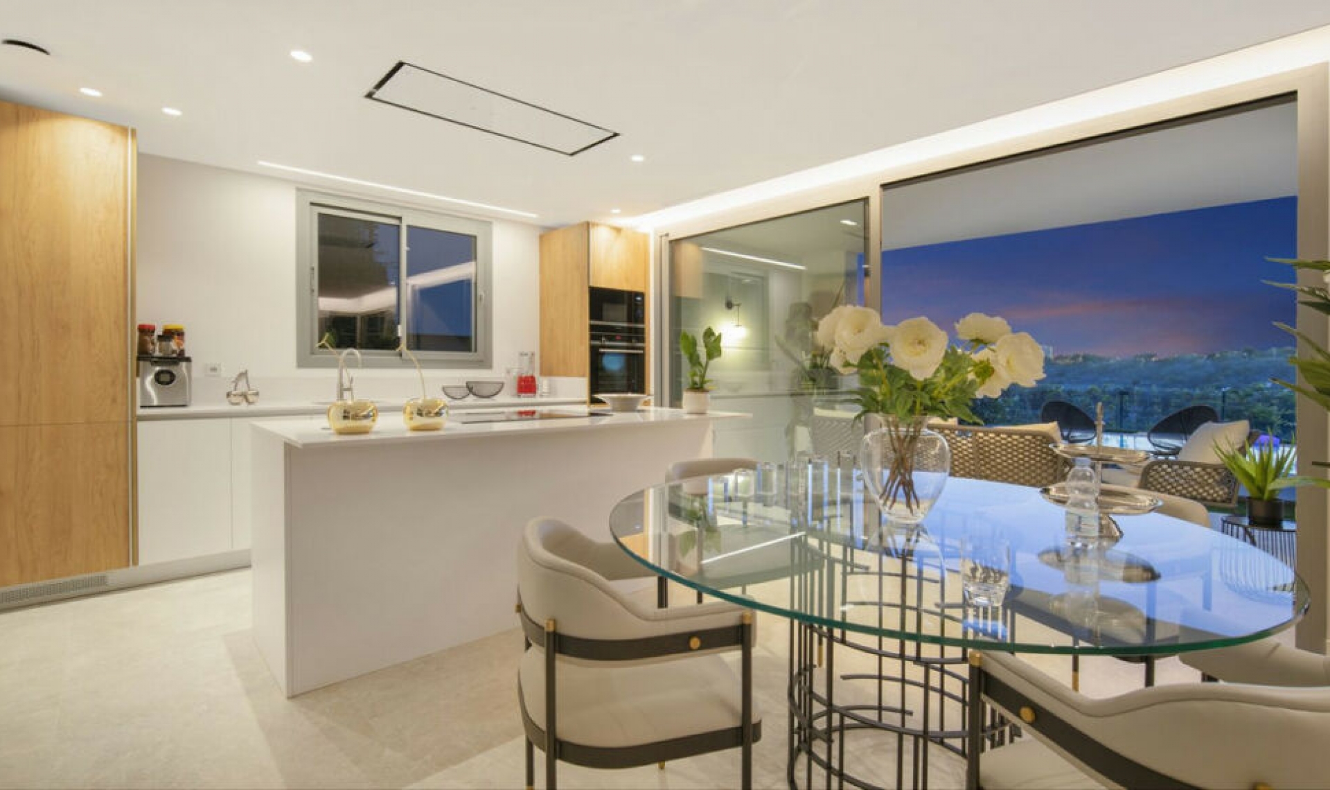 Resale - House -
Marbella