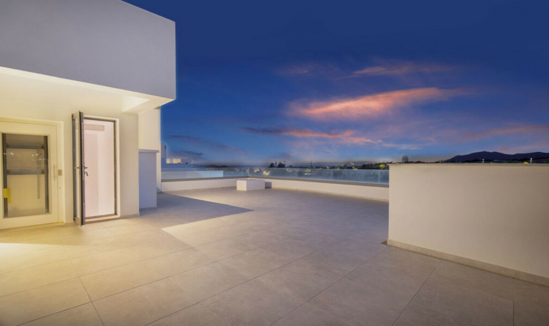 Resale - House -
Marbella