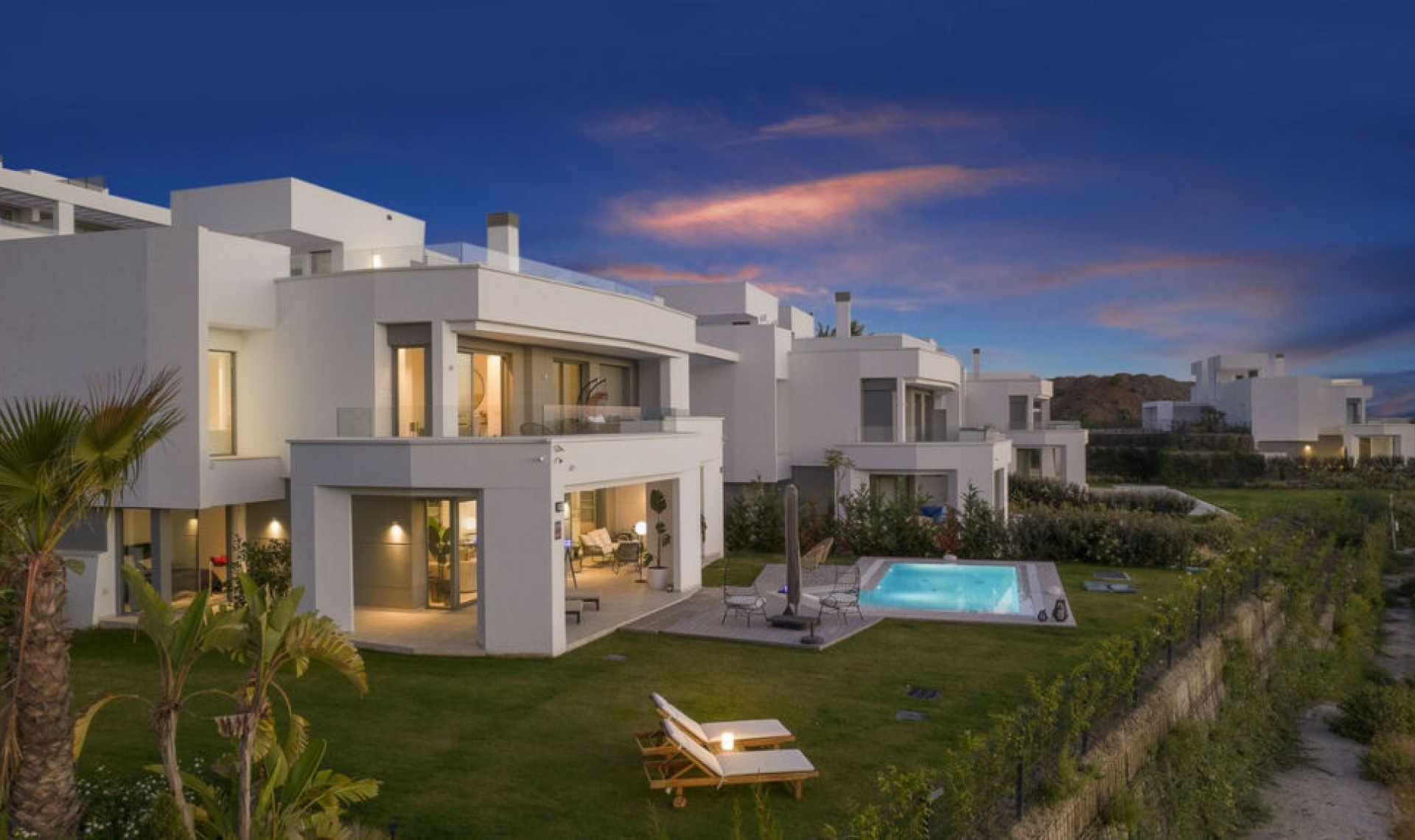 Resale - House -
Marbella