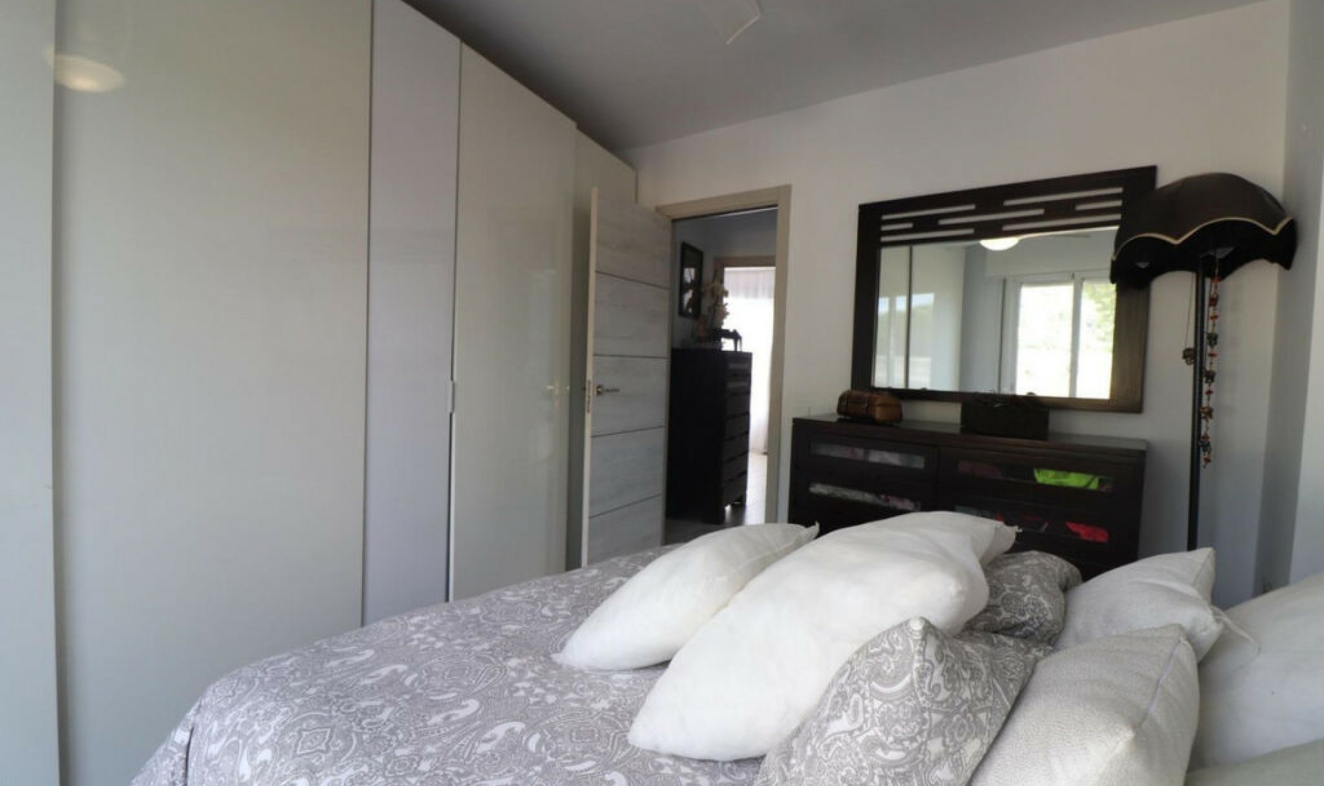 Resale - House -
Marbella