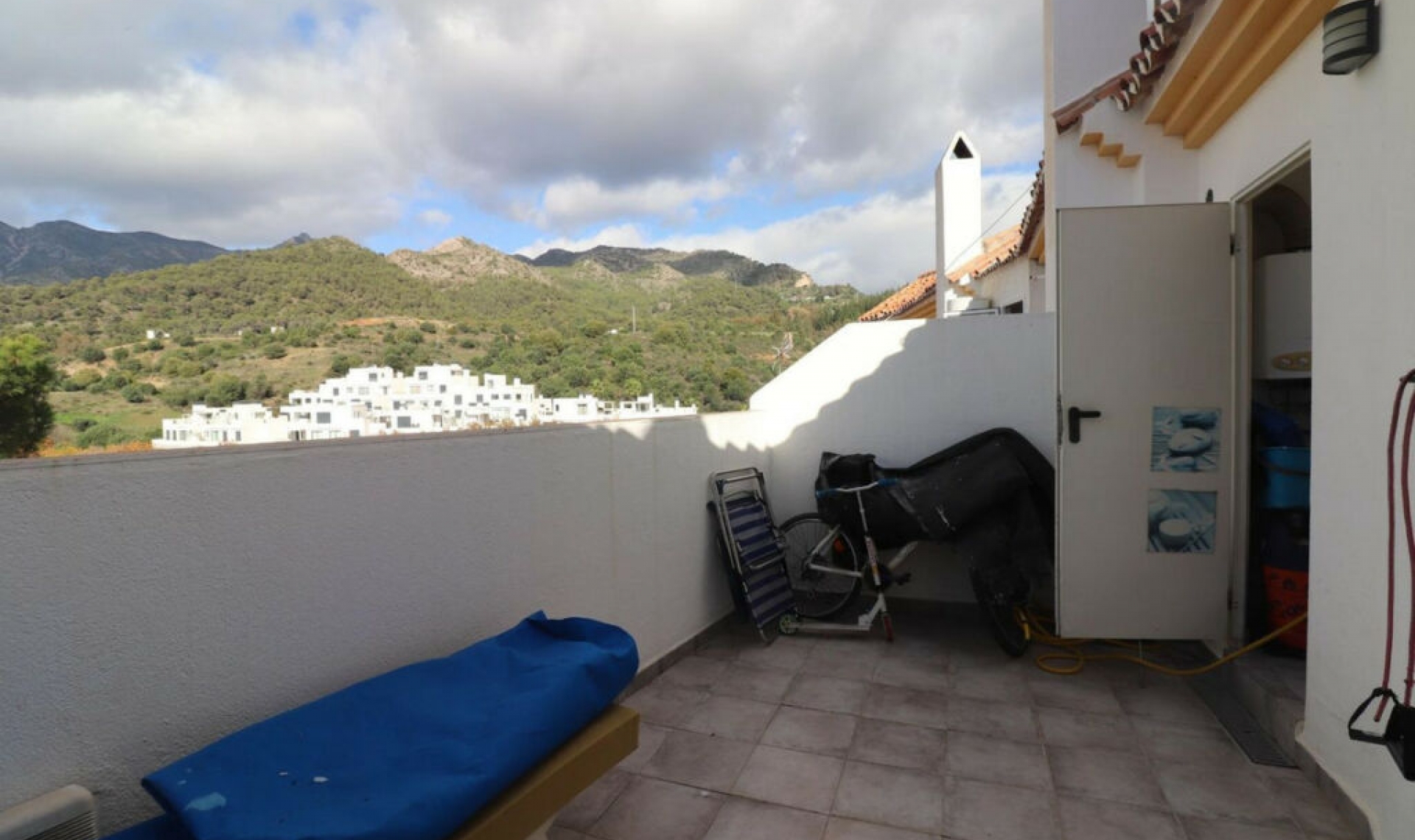 Resale - House -
Marbella
