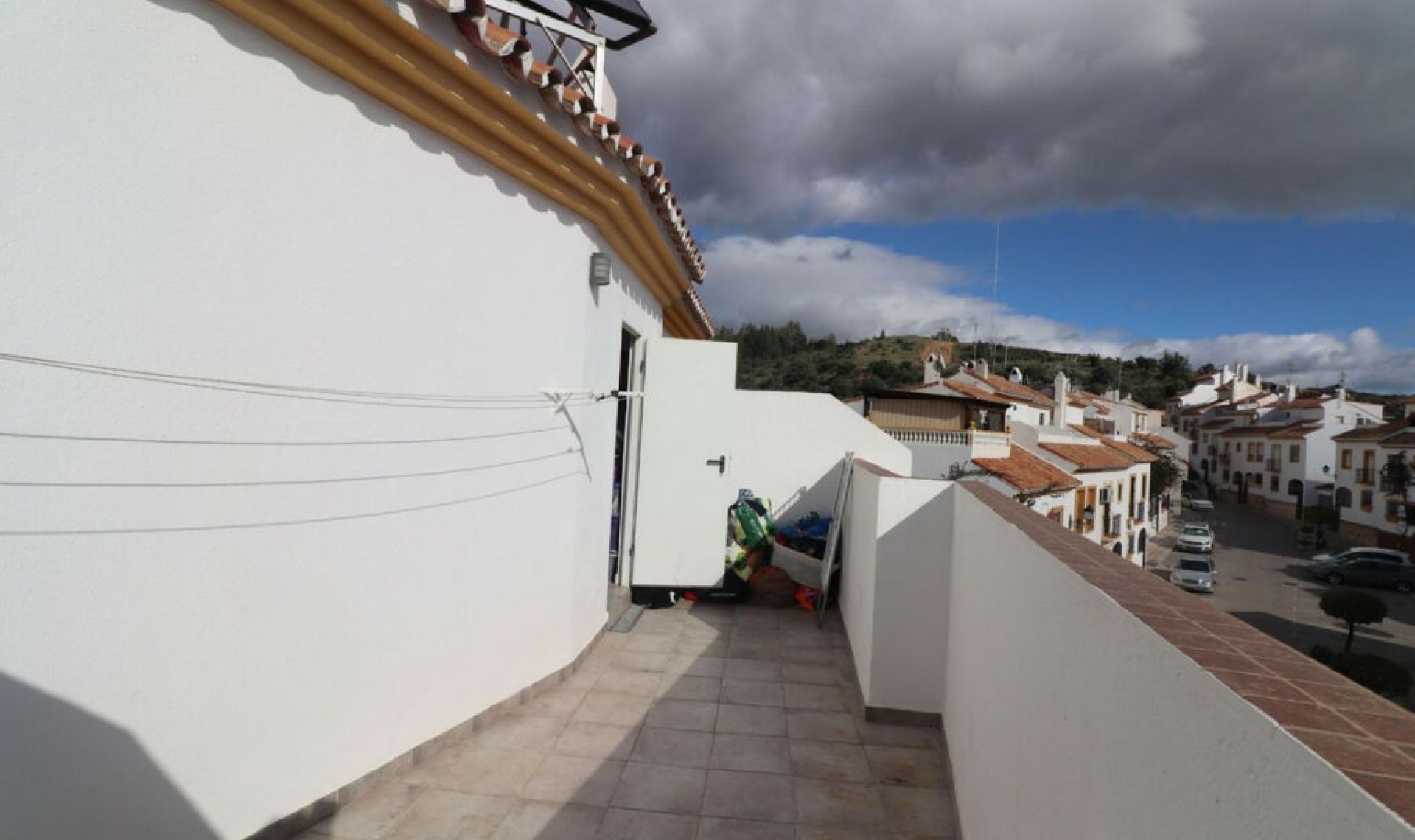 Resale - House -
Marbella
