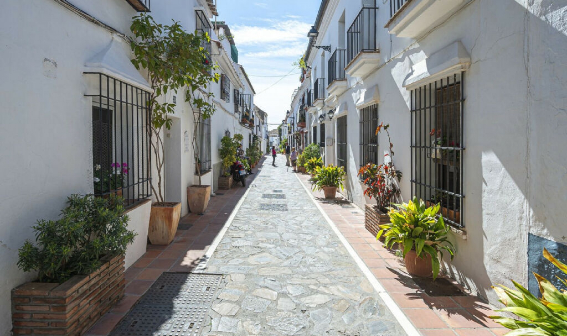 Resale - House -
Marbella