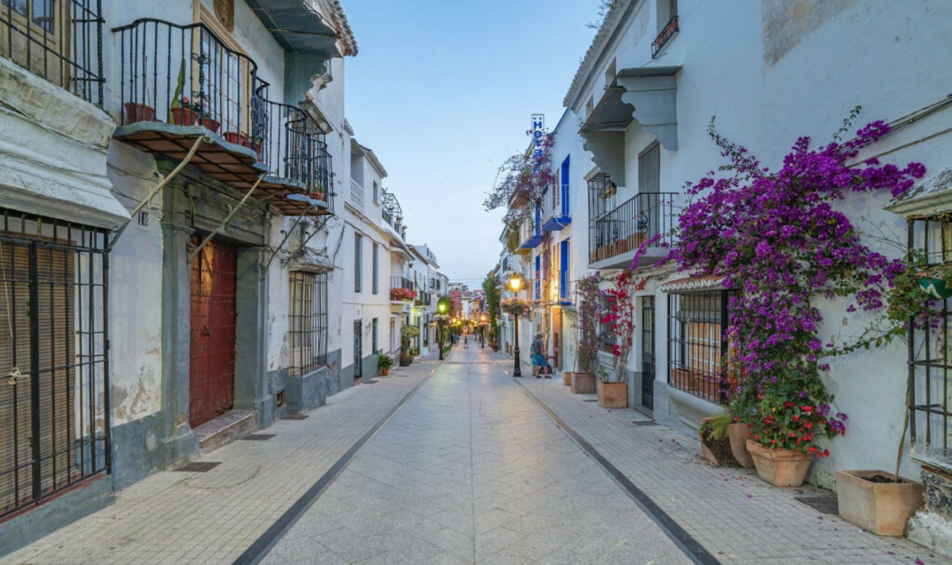 Resale - House -
Marbella