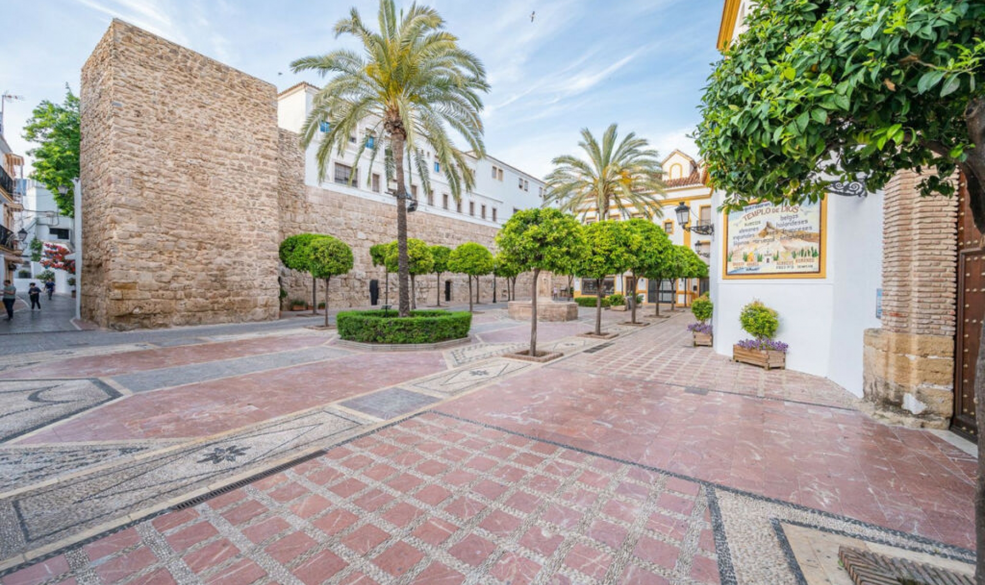 Resale - House -
Marbella