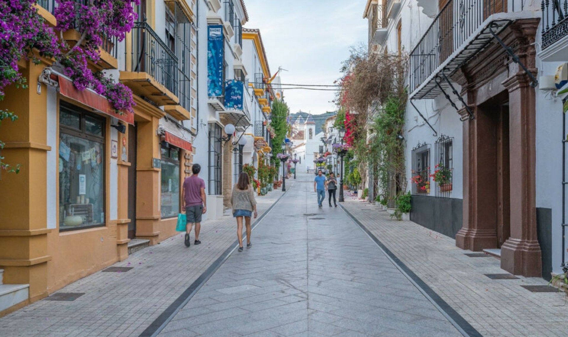 Resale - House -
Marbella