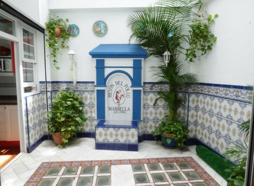 Resale - House -
Marbella