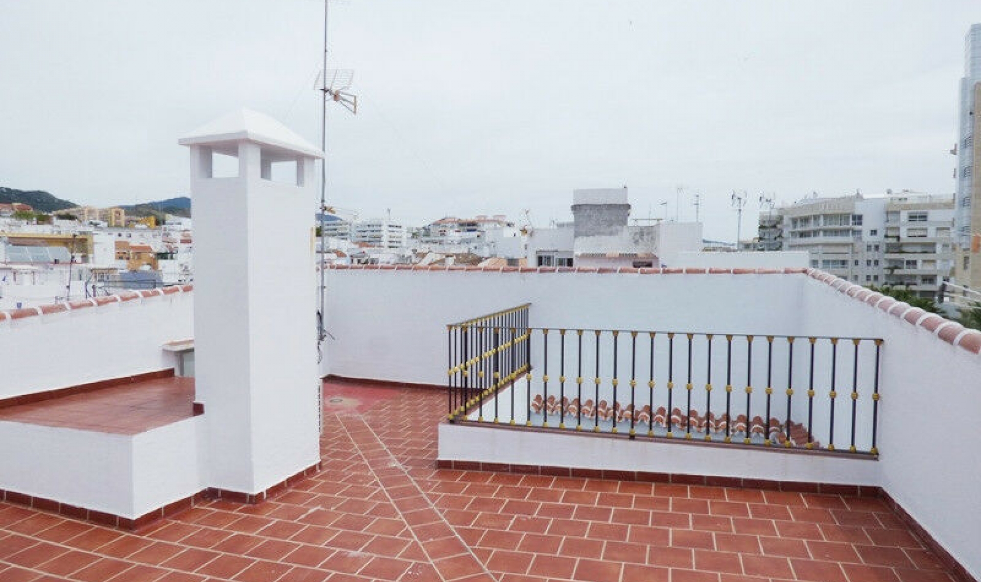 Resale - House -
Marbella