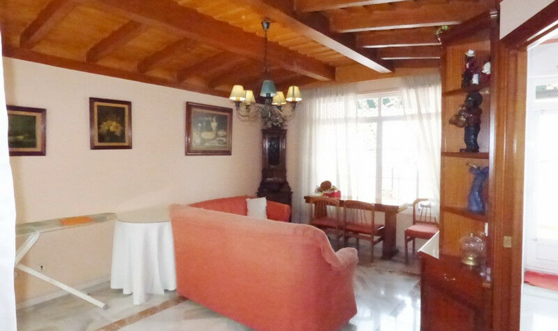 Resale - House -
Marbella