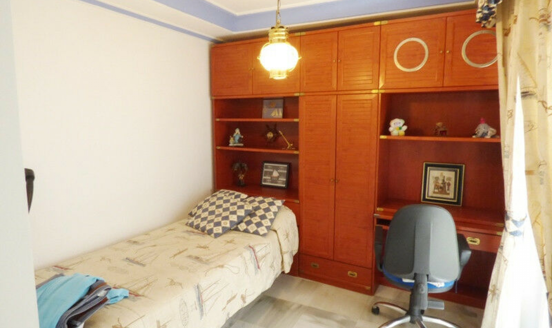 Resale - House -
Marbella