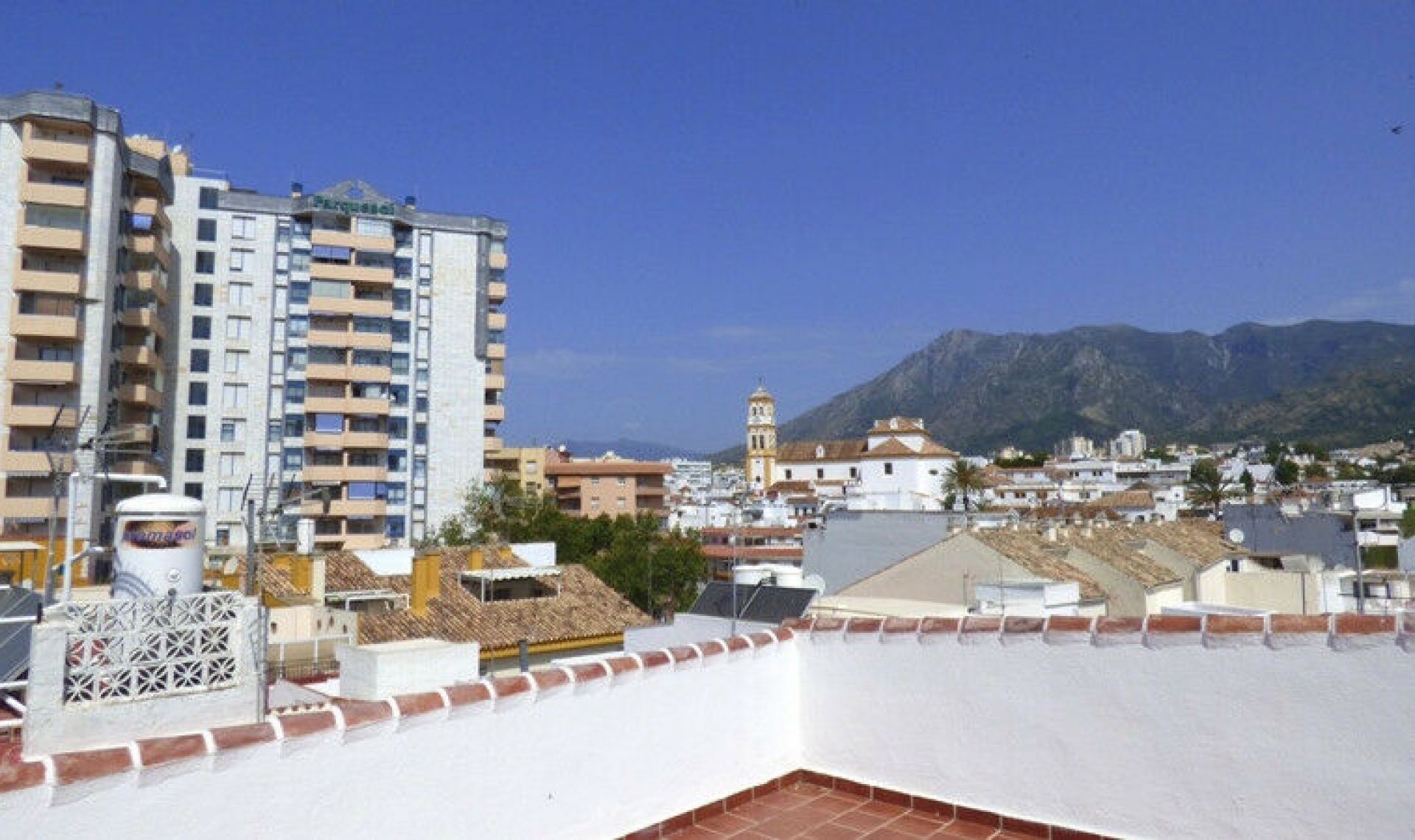 Resale - House -
Marbella